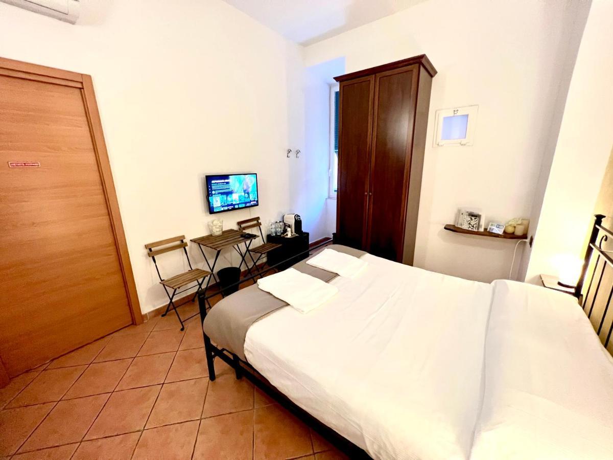 Affittacamere Virginia'S Rooms Генуя Экстерьер фото